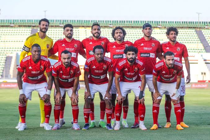 لاعبين النادي <a href=